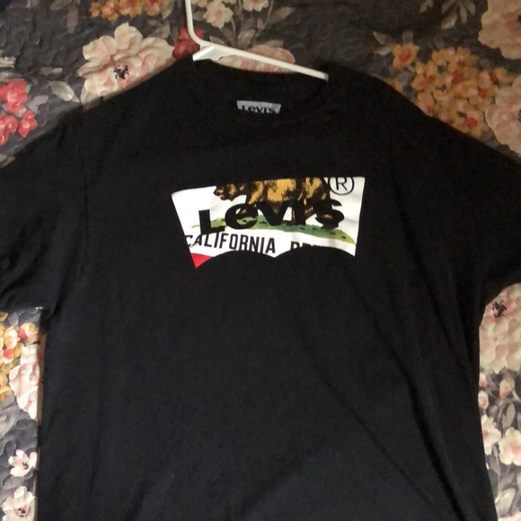 Rare Levi’s California T shirt - Picture 2 of 3